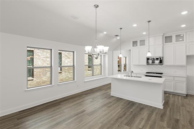 4131 Hudson  Dining 2
