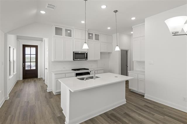 4131 Hudson  Kitchen 3
