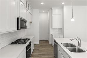 4131 Hudson Kitchen 4