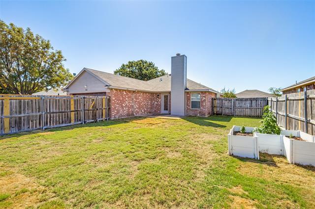 Preston Lakes is a residential community located in Frisco, Texas, which is part of the Dallas-Fort Worth metropolitan area. Frisco is known for its rapid growth, excellent schools, and vibrant community life.