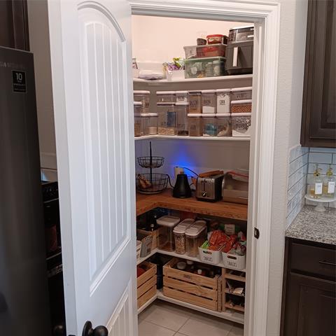 Kitchen with undercabinet lighting