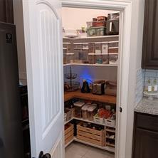 Kitchen with undercabinet lighting